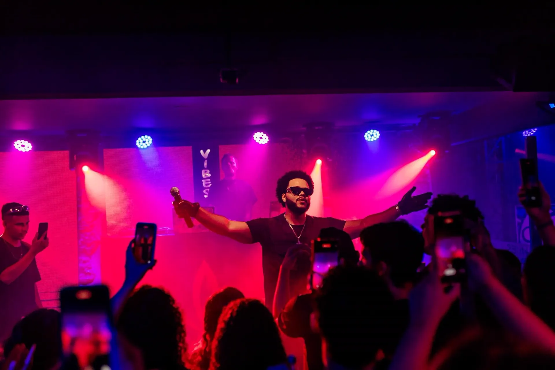 Marcos Kennedy at a live event
